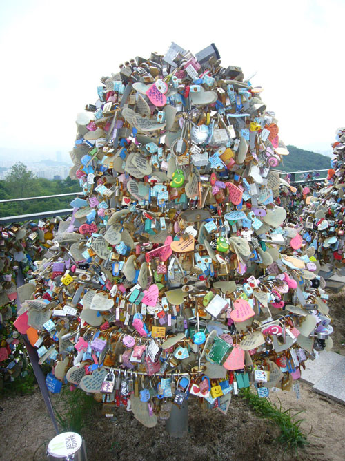 Freezone хамтлаг хосуудад зориулж “хайрын мод” бүтээнэ